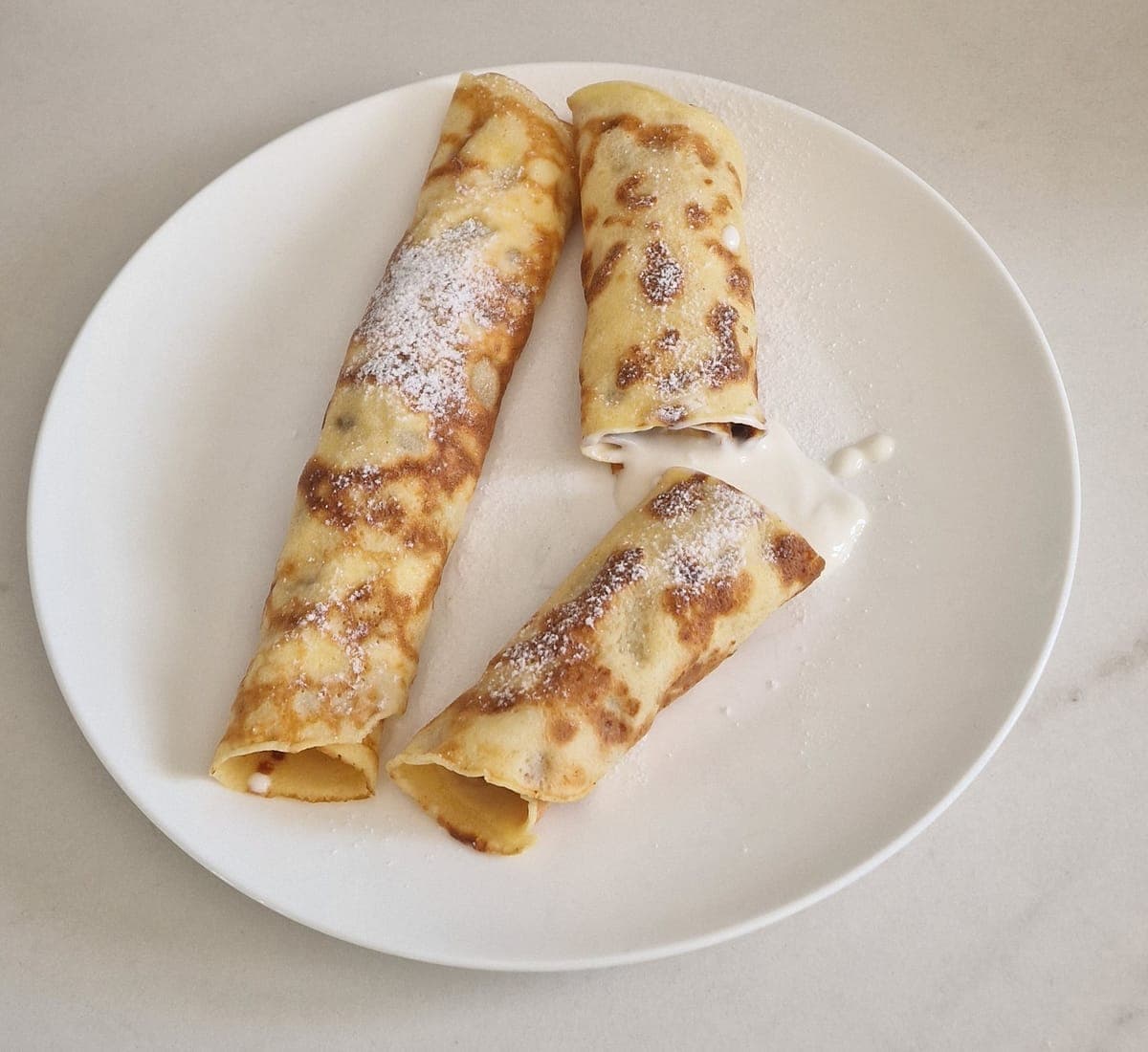 Pancakes with ricotta and honey