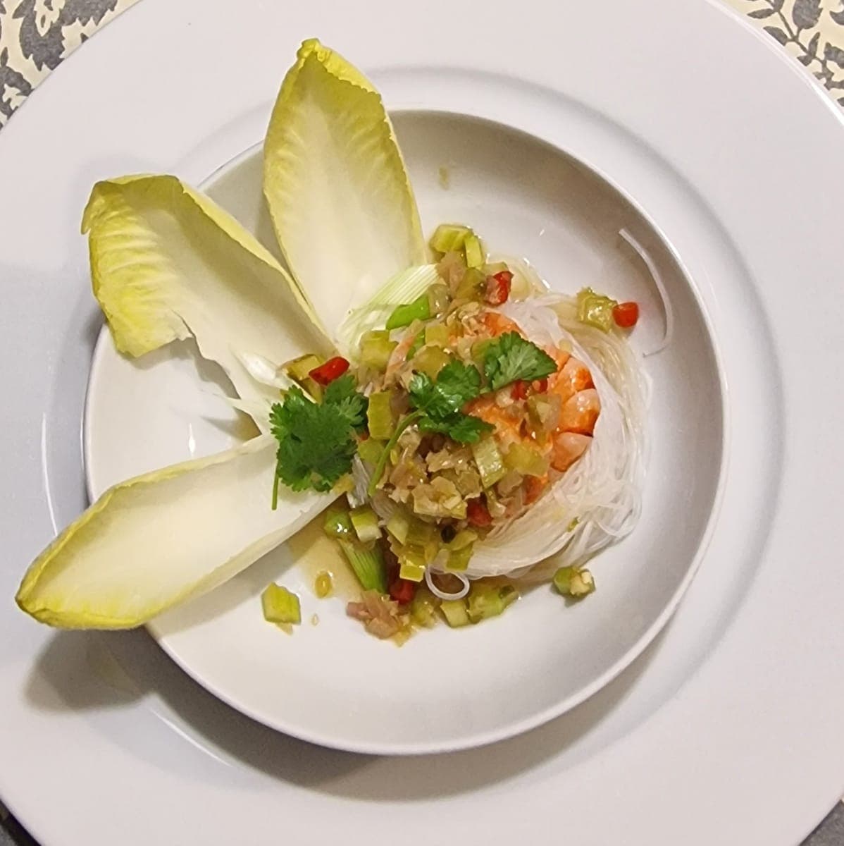 Thai prawn salad with glass noodles